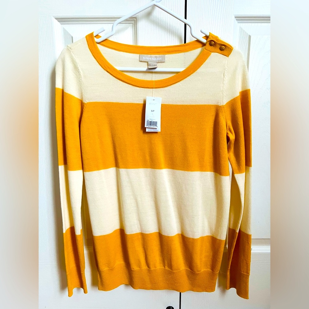 Brand new Banana Republic merino wool sweater size S